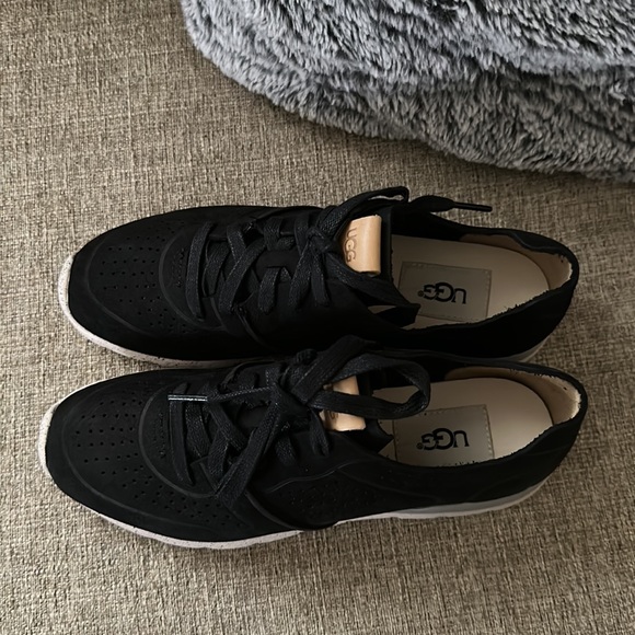 NEW UGG TYE BLACK - Picture 4 of 10